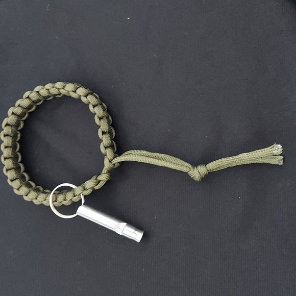 Survival Bracelet and Whistle (NEW) - Picture 8 of 10